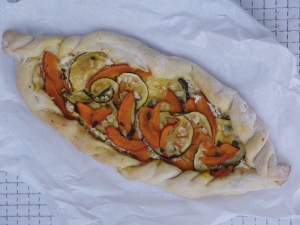 Kürbis-Zucchini Pide