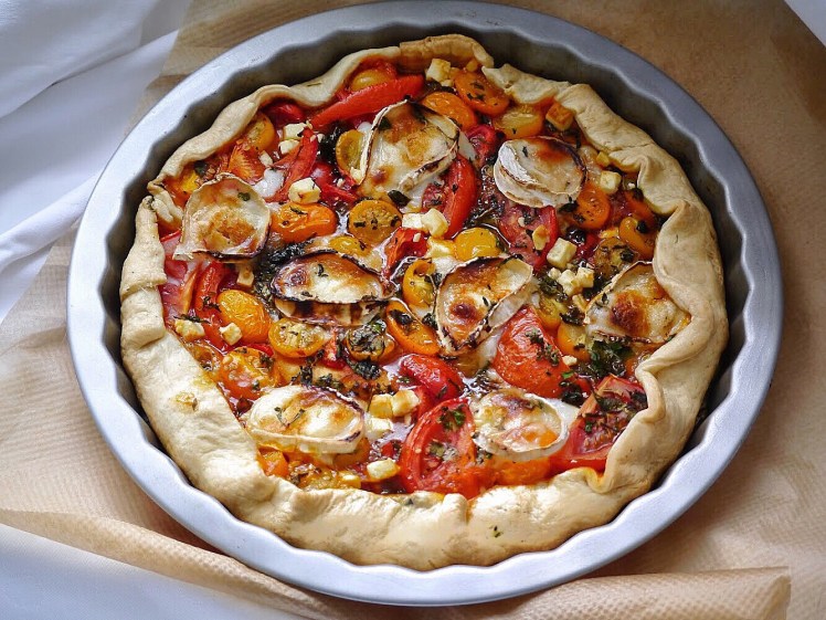 Tomatentarte mit Zigenkäse und Honig